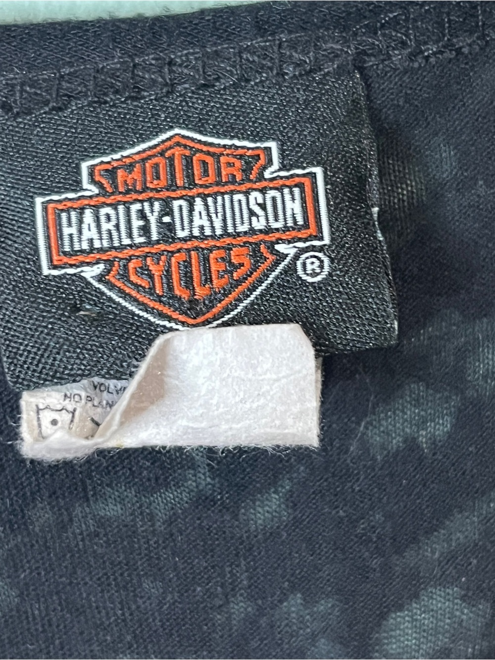 Harley-Davidson Black Tee with Cream Skull Motorcycle Graphic - Picture 4 of 10